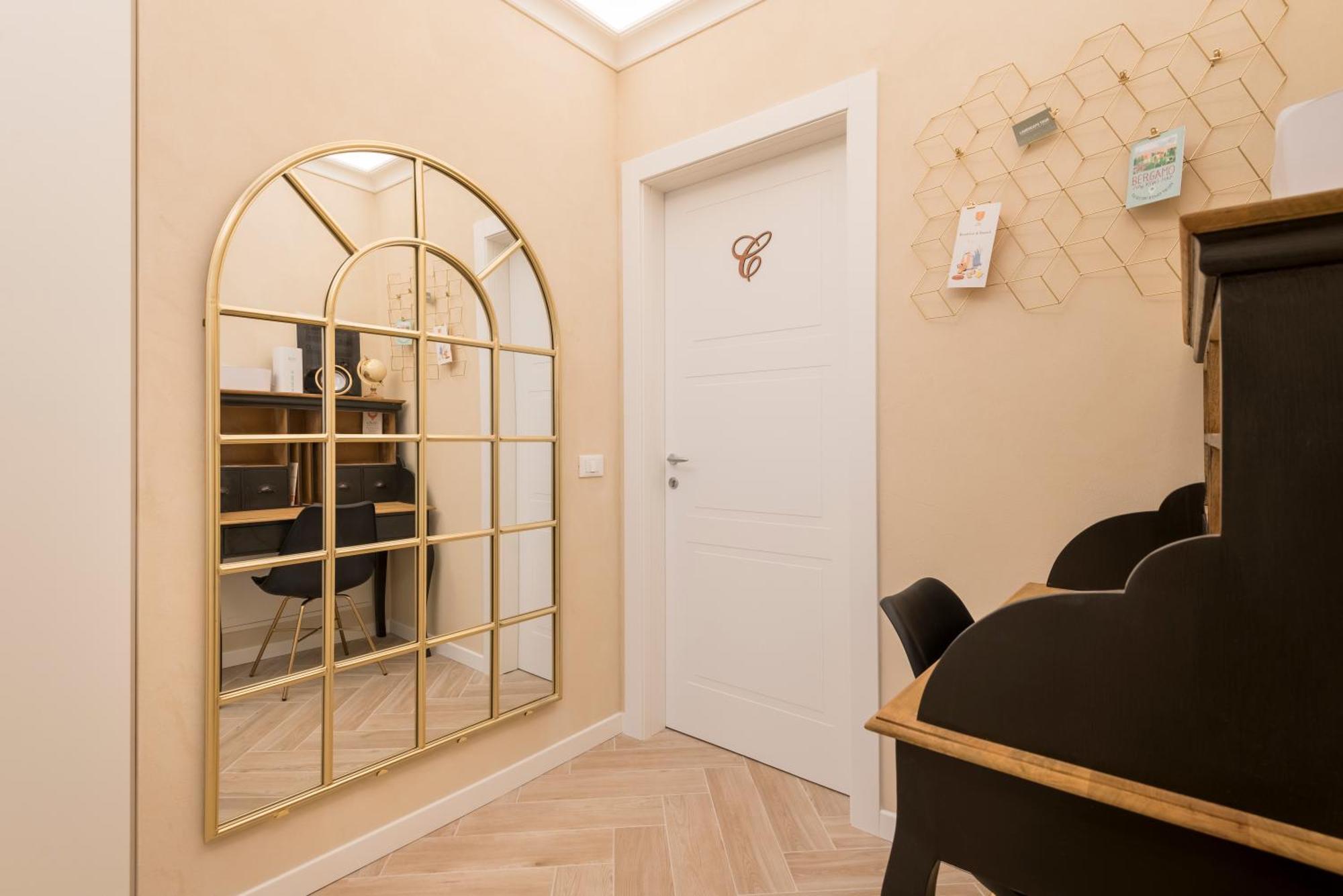 Appartamento Golden Chic - Citta Alta Bergamo Esterno foto